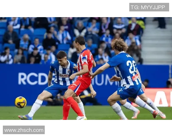 西甲焦点战役西班牙人主场迎战劲敌巴塞罗那全力争胜